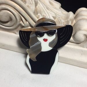 🍏50% OFF/3+...Lovely Girl Brooch